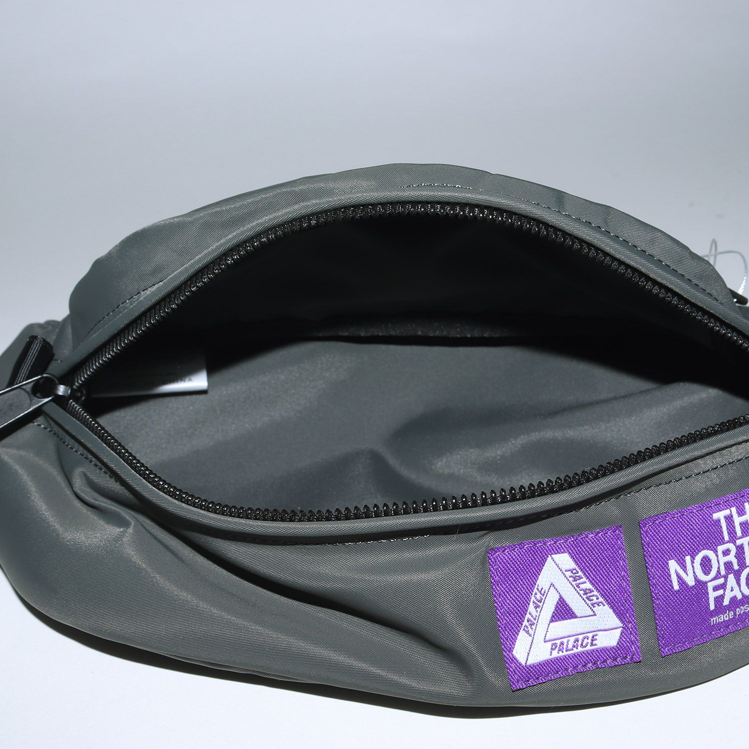 PALACE BUN BAG FIG パレス ウエストバッグ Palace Bun Bag Grey - FW17 - JP