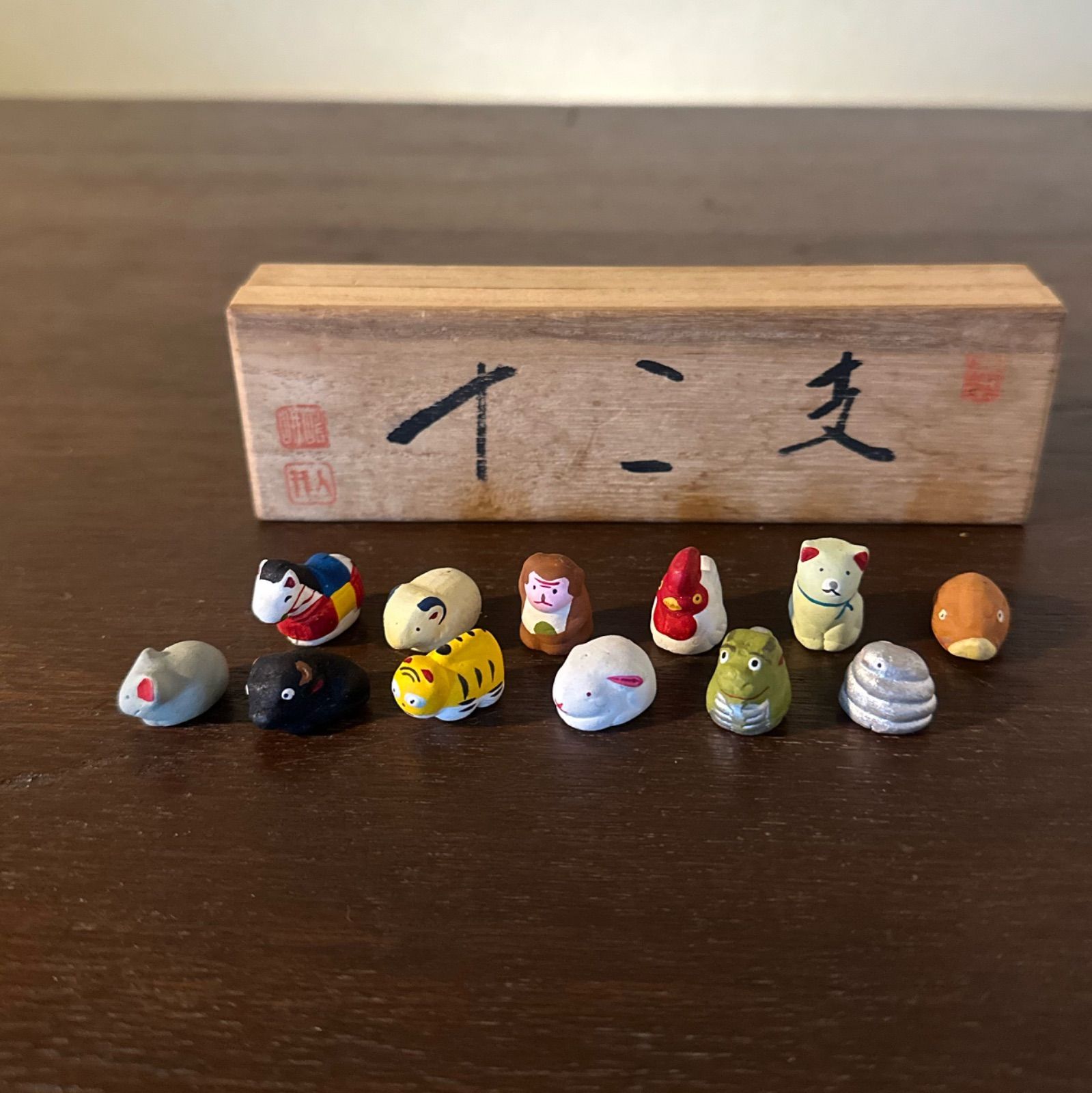 ヴィンテージ京陶人形 嵯峨 桐箱入り 十二支 豆人形 - メルカリ