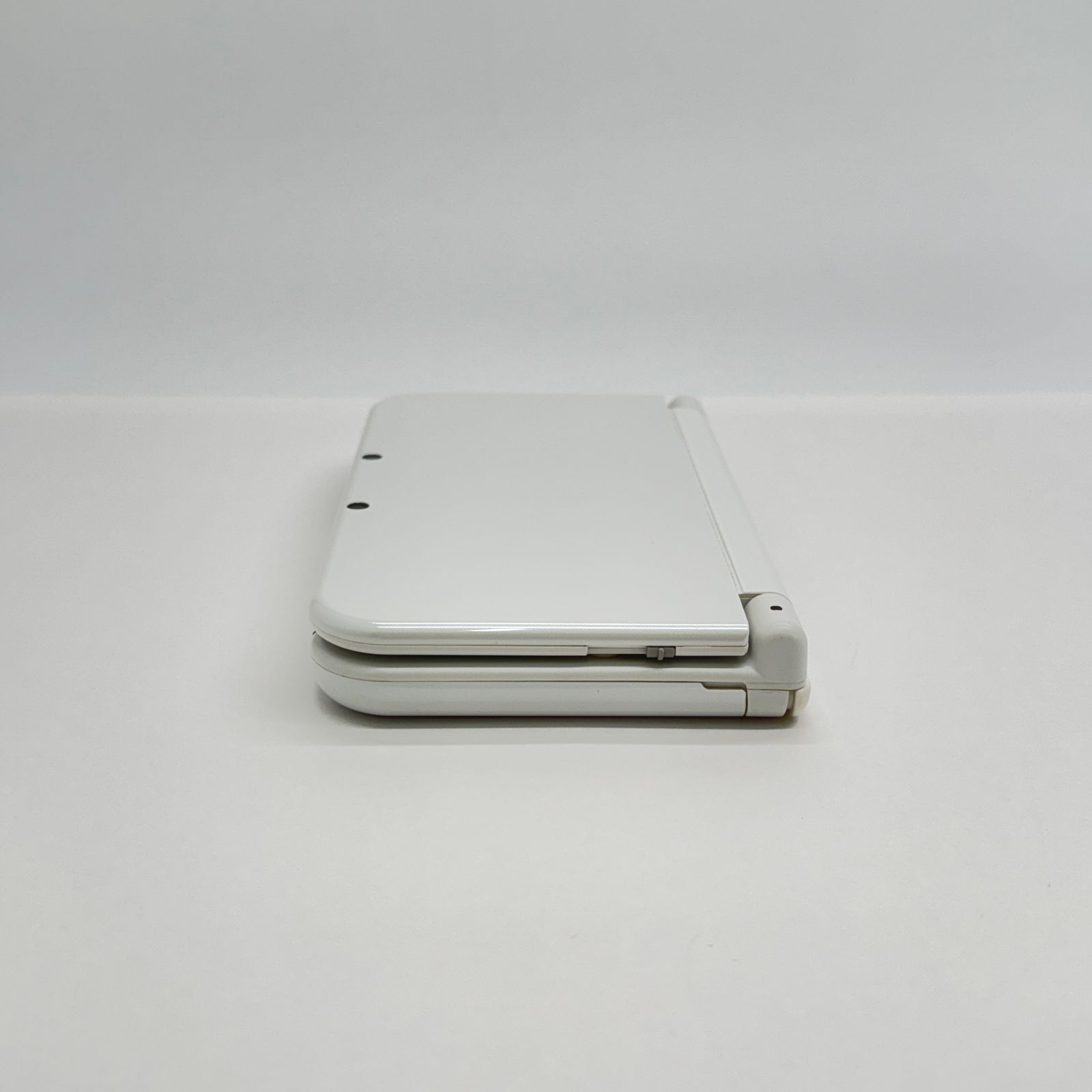 美品 New ニンテンドー 3DS LL本体 RED-001 パールホワイト 充電器 
