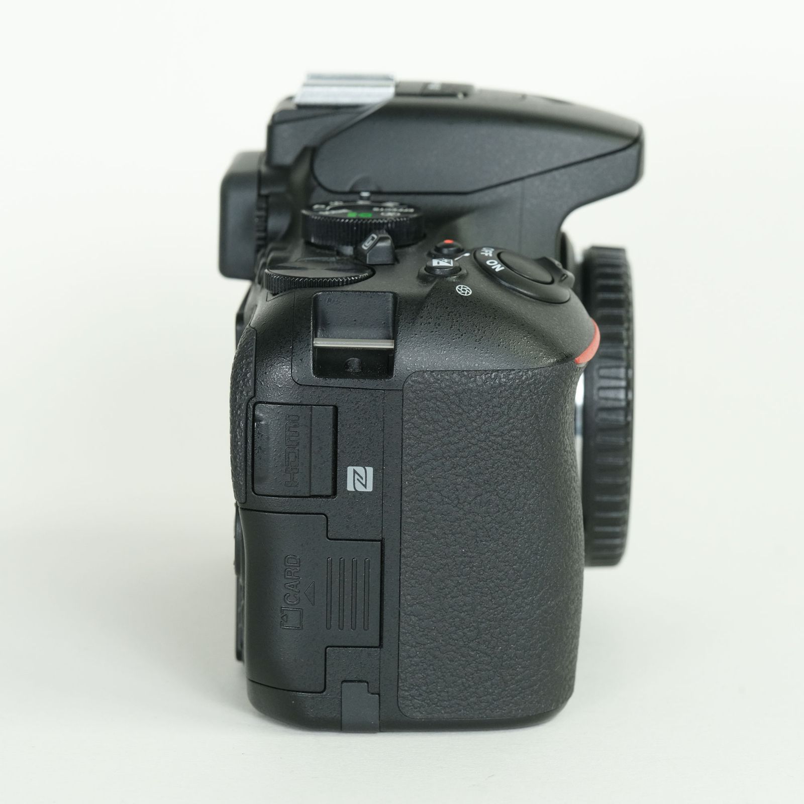 美品 | シャッター数15,290回｜バッテリー2個付] Nikon D5600 [ボディ 