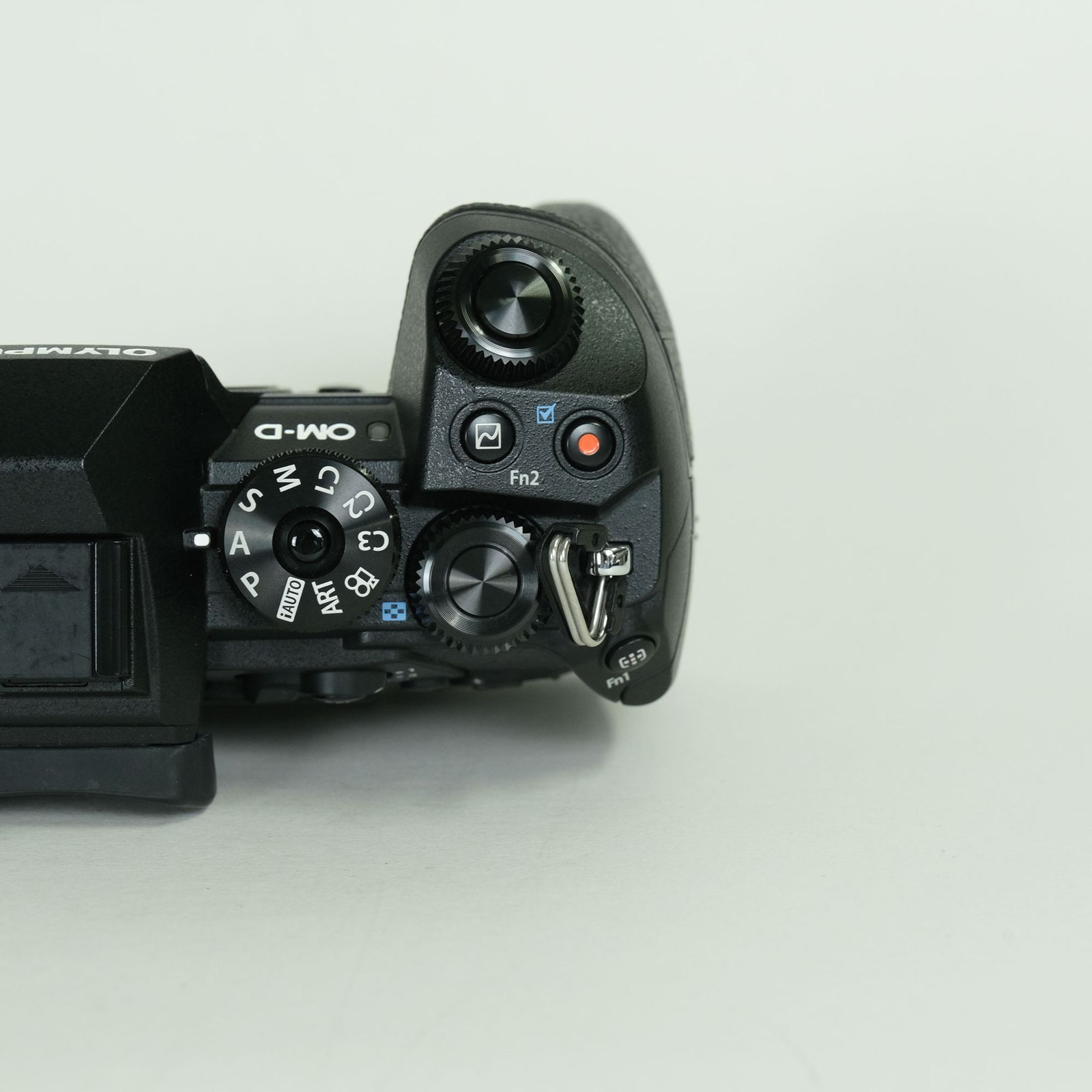 美品 | シャッター数3,270回｜バッテリー2個付] OLYMPUS OM-D E-M1