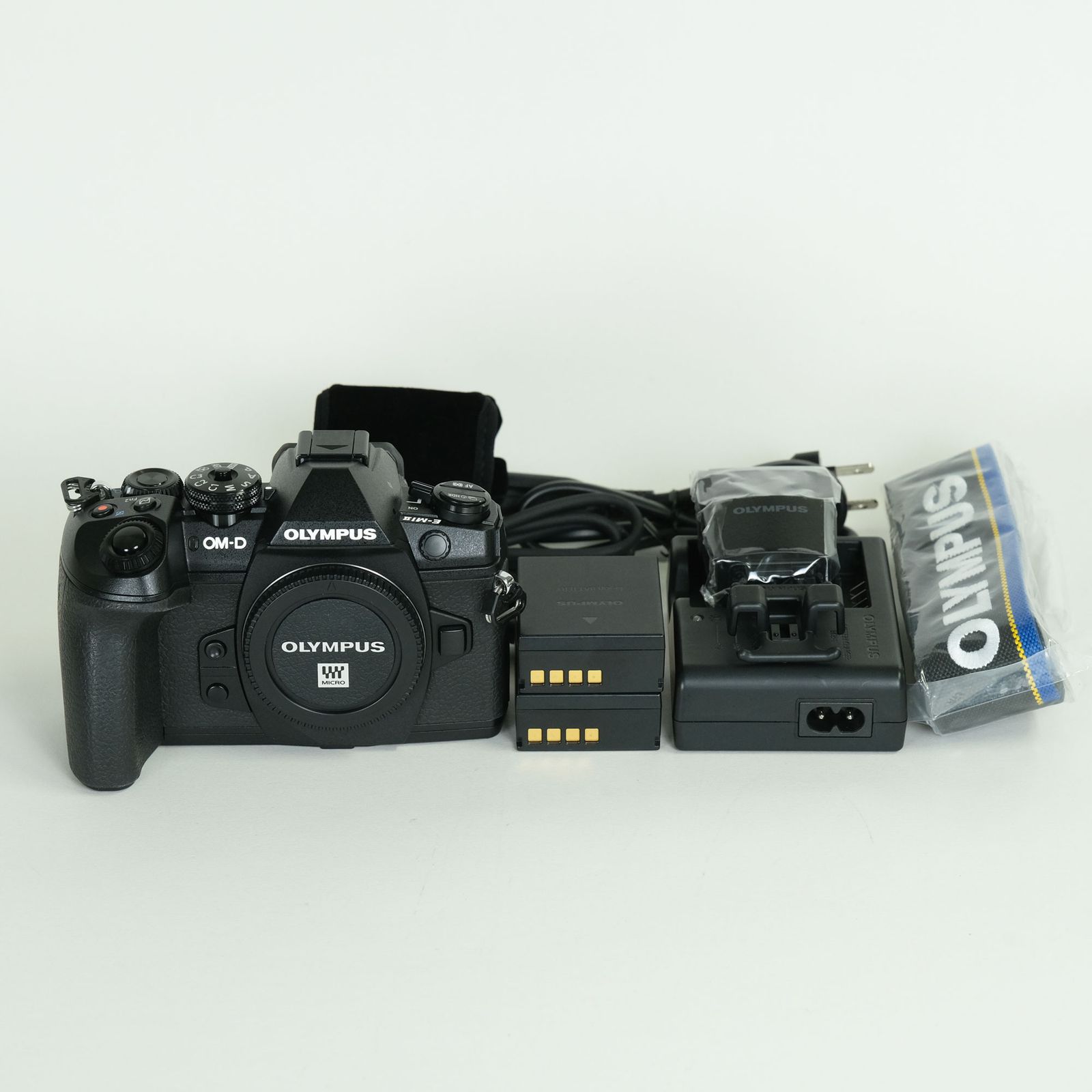 美品 | シャッター数3,270回｜バッテリー2個付] OLYMPUS OM-D E-M1