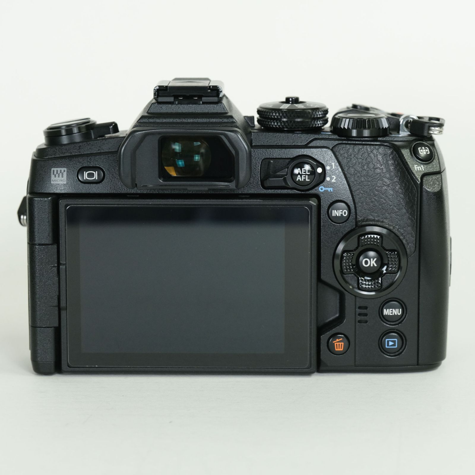 美品 | シャッター数3,270回｜バッテリー2個付] OLYMPUS OM-D E-M1