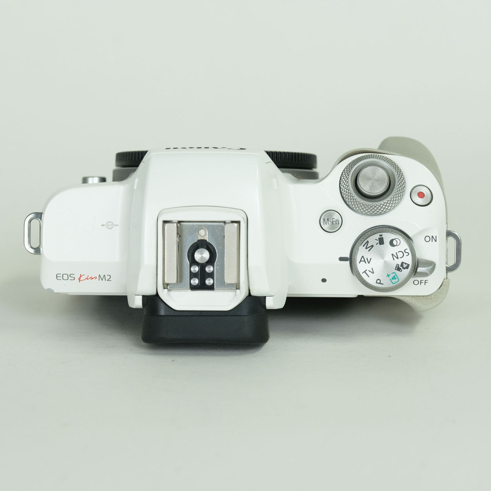 並品 | バッテリー2個付] Canon EOS Kiss M2 [ボディ ホワイト 