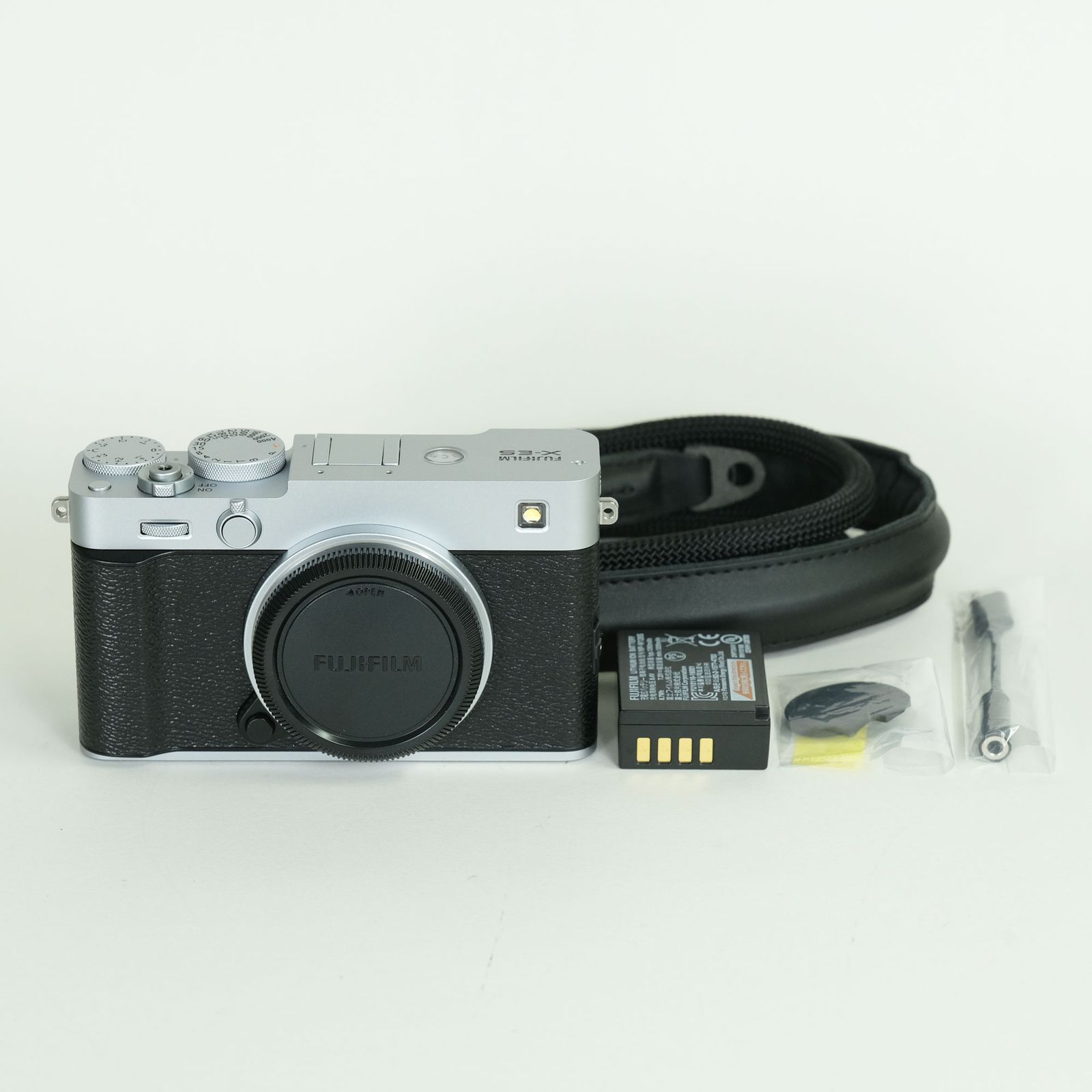 美品 | シャッター数149回] FUJIFILM X-E5 [ボディ シルバー