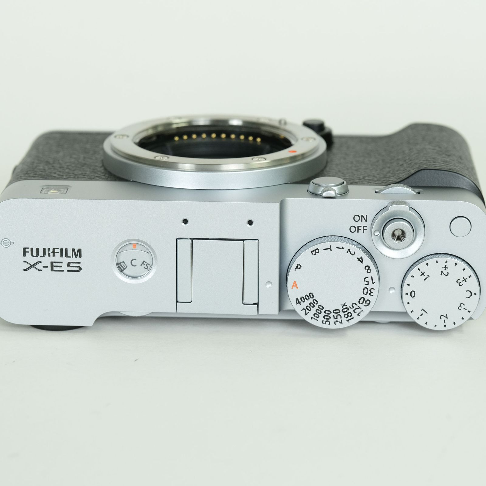 美品 | シャッター数149回] FUJIFILM X-E5 [ボディ シルバー