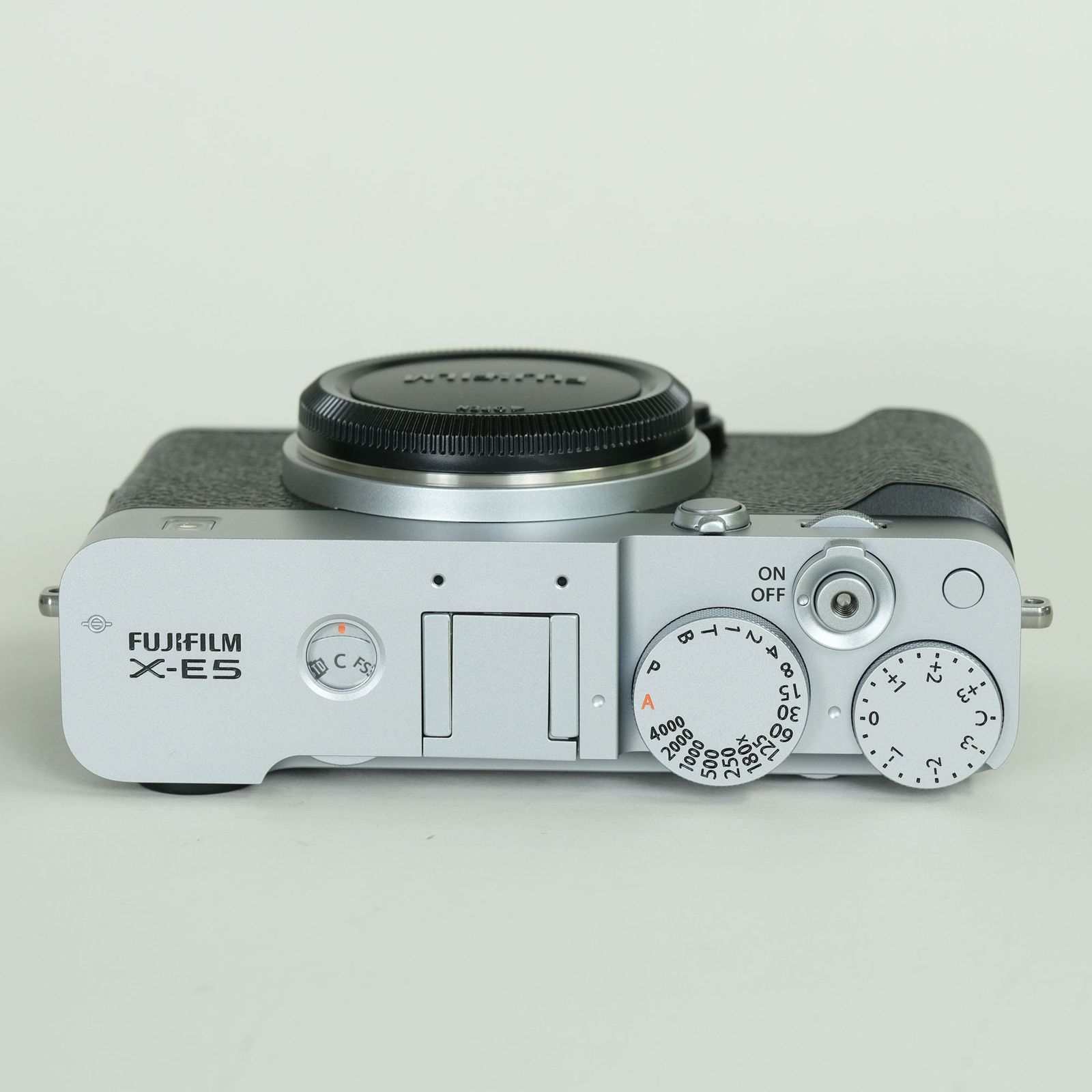 美品 | シャッター数149回] FUJIFILM X-E5 [ボディ シルバー