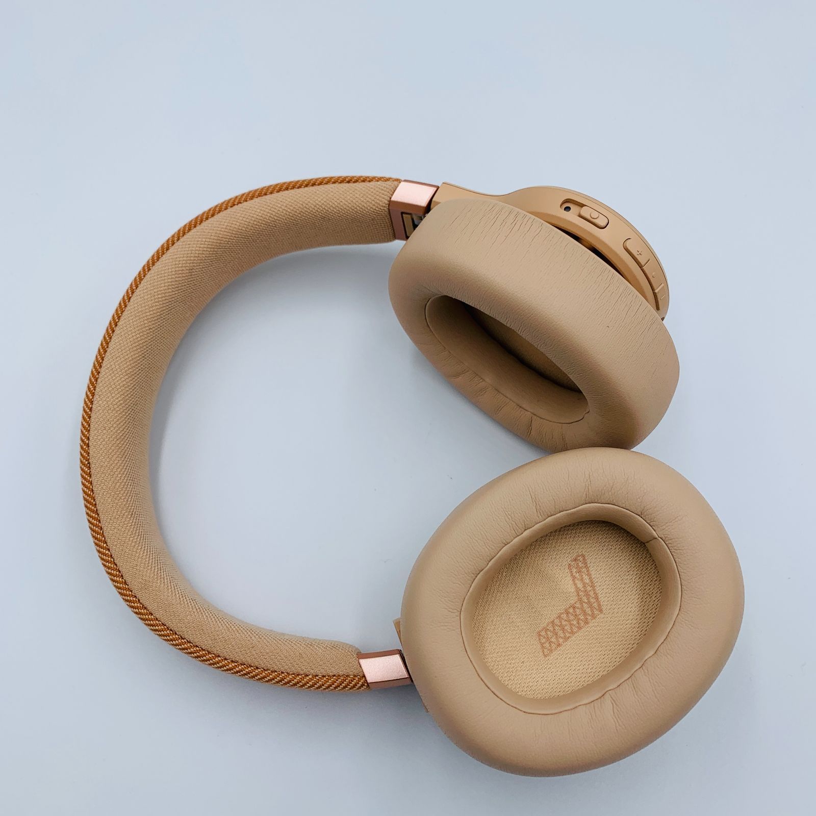JBL LIVE 770NC ワイヤレスヘッドホン サンドストーン ベージュ