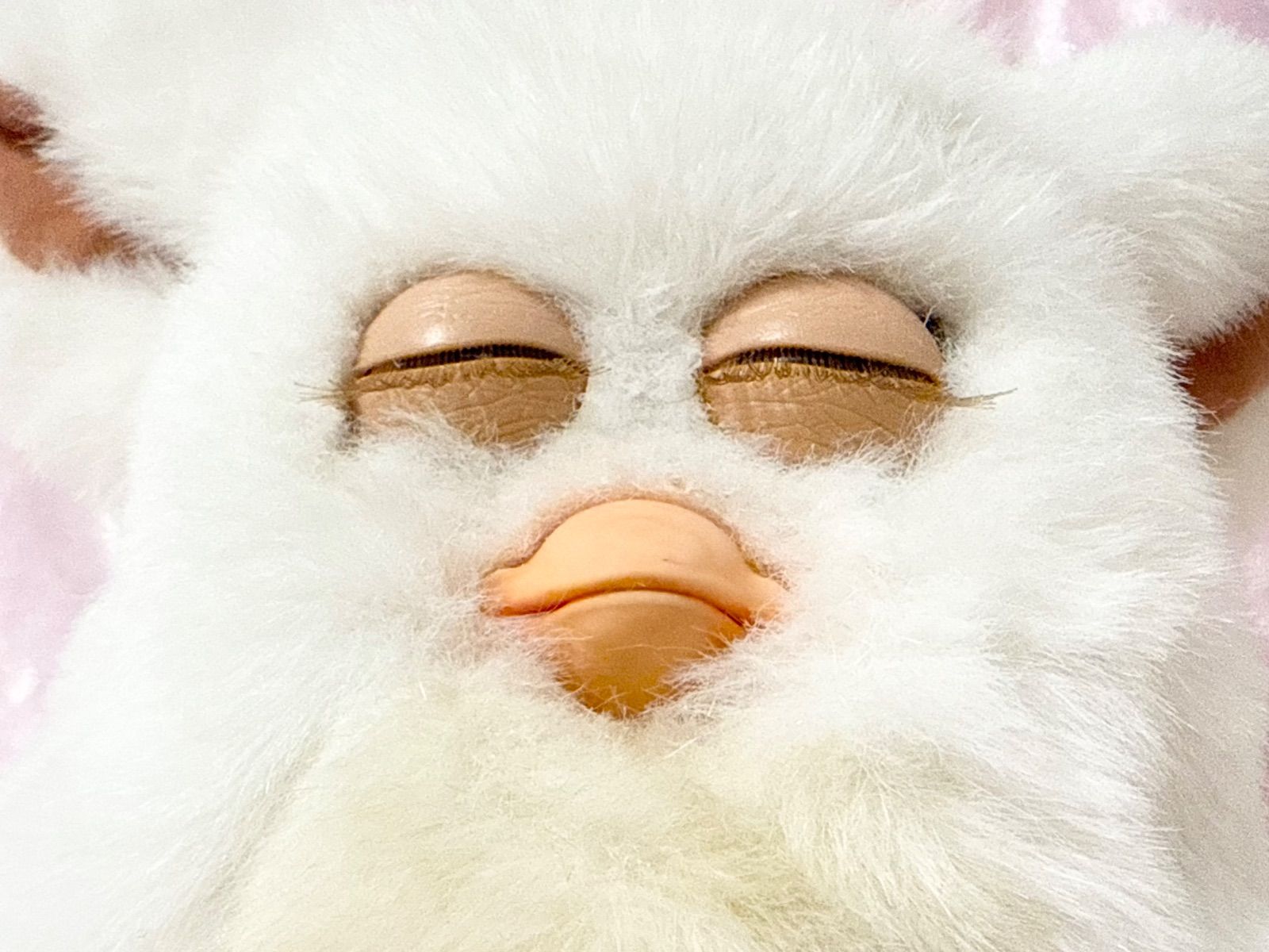 ファービー2 2005 Furby シュガースノー 英語版 青目 動作確認すみ ファービー2 シュガースノー 白×青目② 英語版 動作確認済み 05 - メルカリ