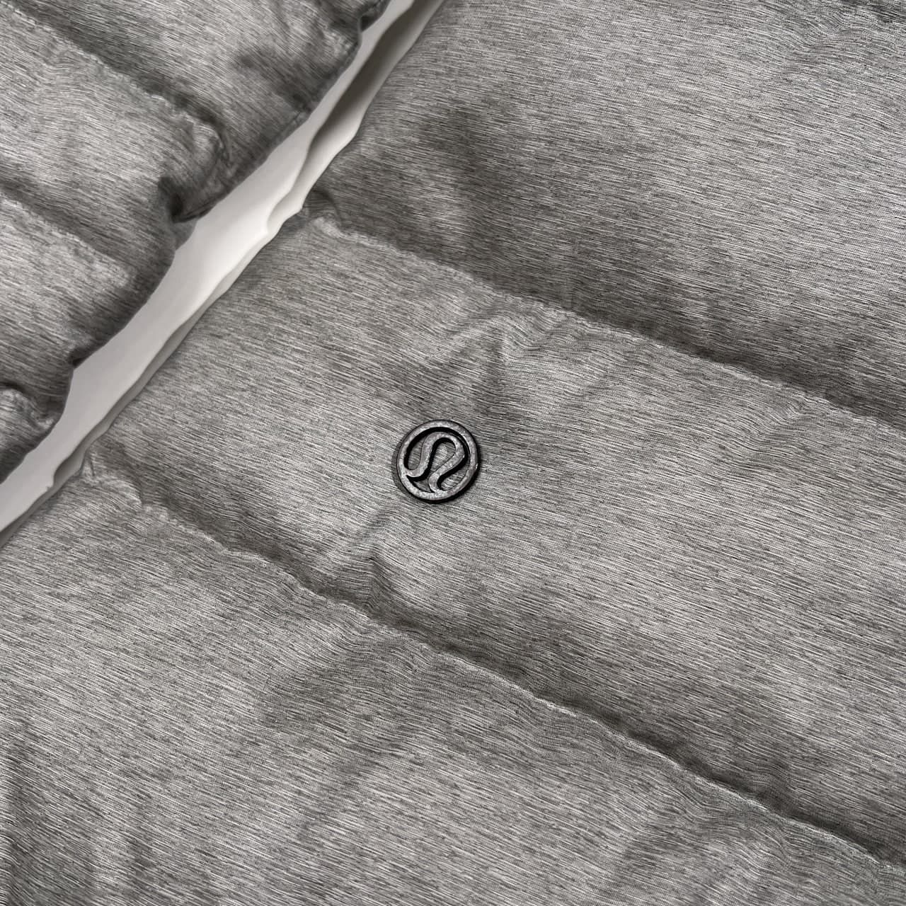 lululemon ルルレモン フード付き ライト ダウンジャケット サイズ 6 