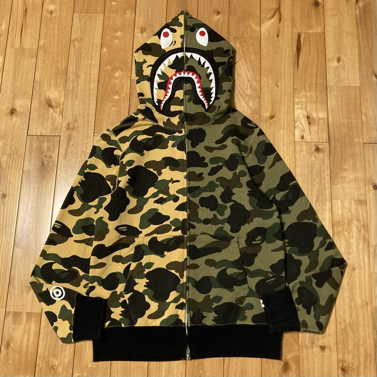 最終値下げ！BAPEシャークパーカー A BATHING APE - 最終値下げ 新色 カモフラージュ シャーク パーカー