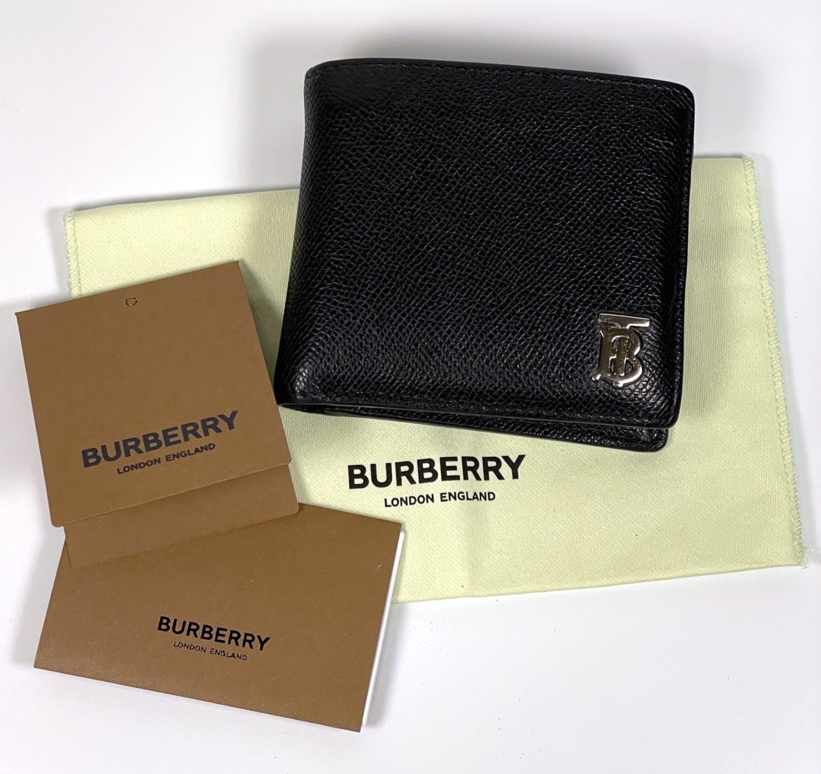 BURBERRY ブラック 二つ折り財布　ショルダーウォレット　TBロゴ BURBERRY バーバリー 二つ折り財布 TBロゴ金具 レザー ブラック 現行品