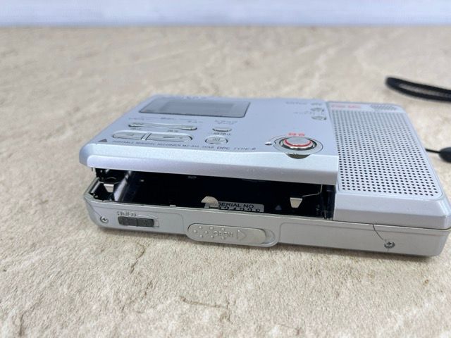 SONY ソニー　ポータブルMDプレーヤー MZ-B100 中古品 MZ-B100(JE)｜SONY ポータブルMDレコーダー｜中古品｜修理販売