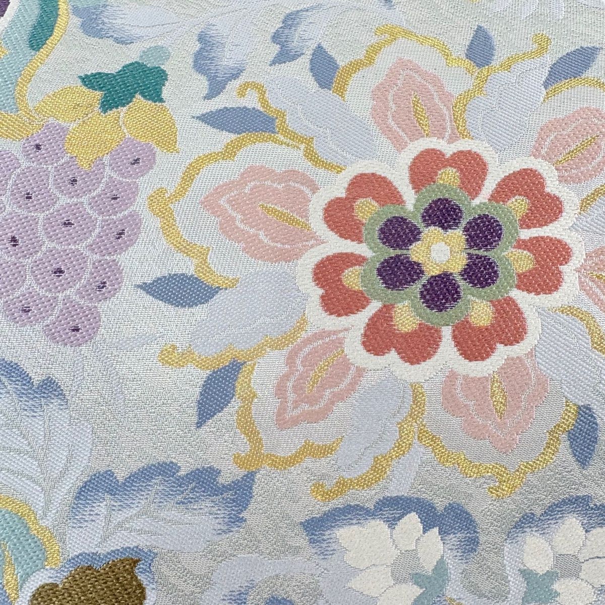 美品】 袋帯 秀品 草花 金糸 刺繍 銀色 六通 正絹 【中古】 - メルカリ