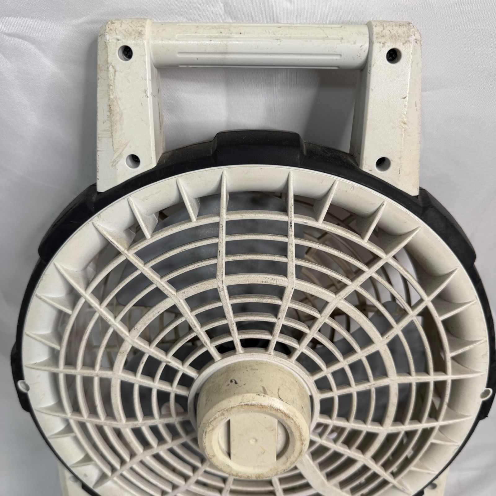 マキタ 充電式ファン CF201D 14.4V 18V対応 本体のみ 扇風機 