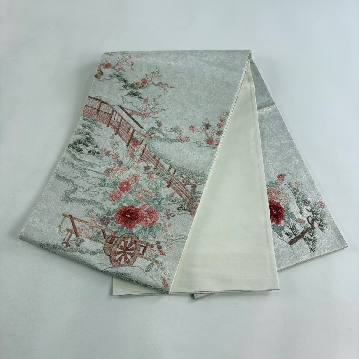六通太鼓柄袋帯　総相良刺繍　御所車文　銀糸　逸品　正絹 六通太鼓柄袋帯 総相良刺繍 御所車文 銀糸 逸品 正絹 【公式通販】