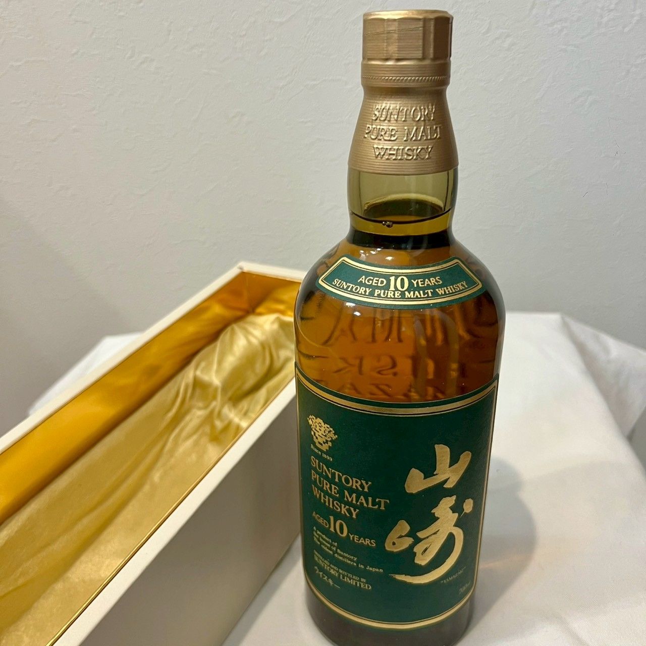 希少】サントリー山崎10年 700ml 箱付未開栓 - メルカリ