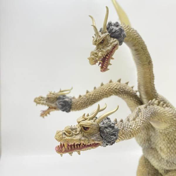 中古】 開封) キングギドラ ( 1968版 ) 東宝大怪獣シリーズ [24