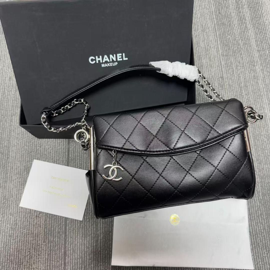 R*3様 シャネルノベルティショルダーバッグ 未使用】CHANEL シャネル ノベルティ ショルダーバッグ 3 - メルカリ