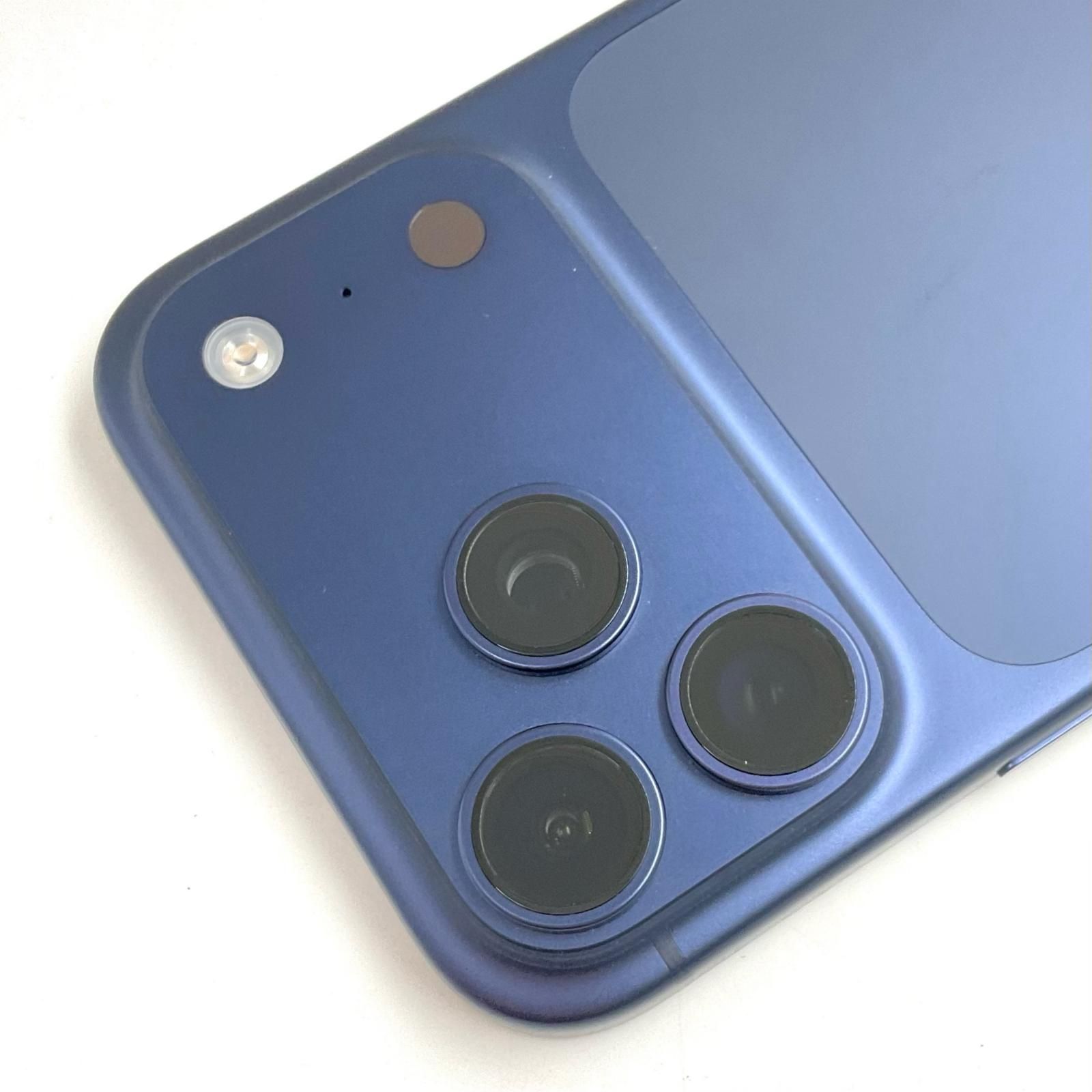 iPhone 17 Pro Max 256GB ディープブルー SIMフリー美品 - メルカリ