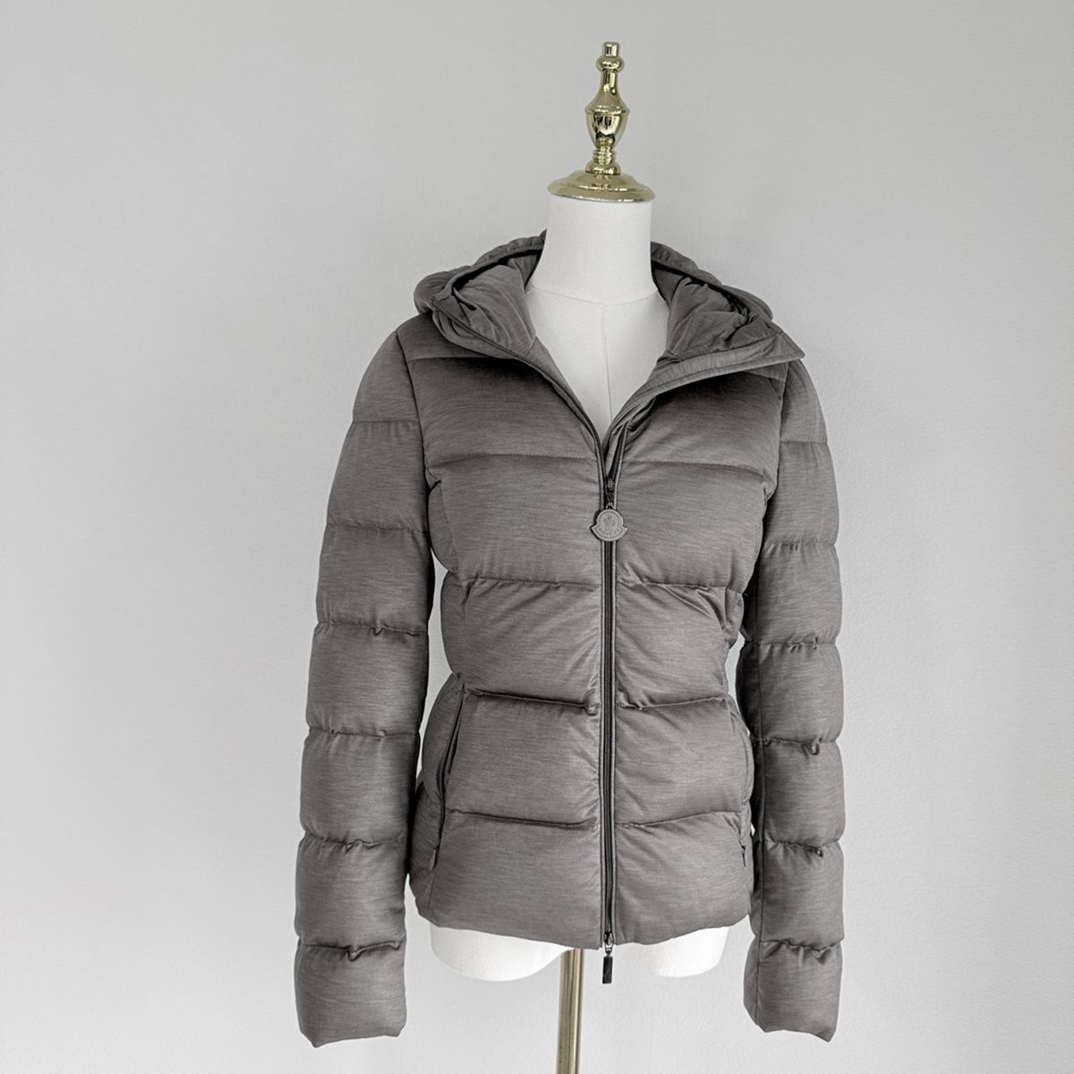 新品同様】MONCLER / モンクレール サイズ0 ブラウン系 ダウン 新品同様】MONCLER / モンクレール サイズ0 ブラウン系 ダウン