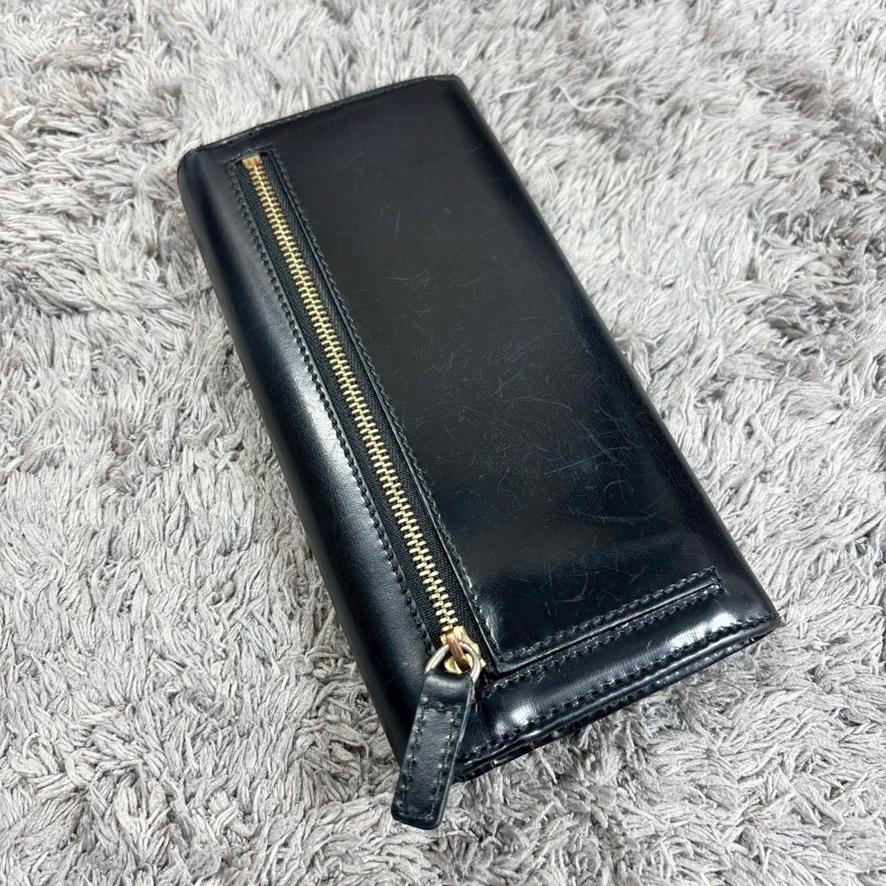 美品　アニヤハインドマーチ　二つ折り財布　レザー　ブラック アニヤ ハインドマーチ ANYA HINDMARCH 5050925159906 二つ折り財布