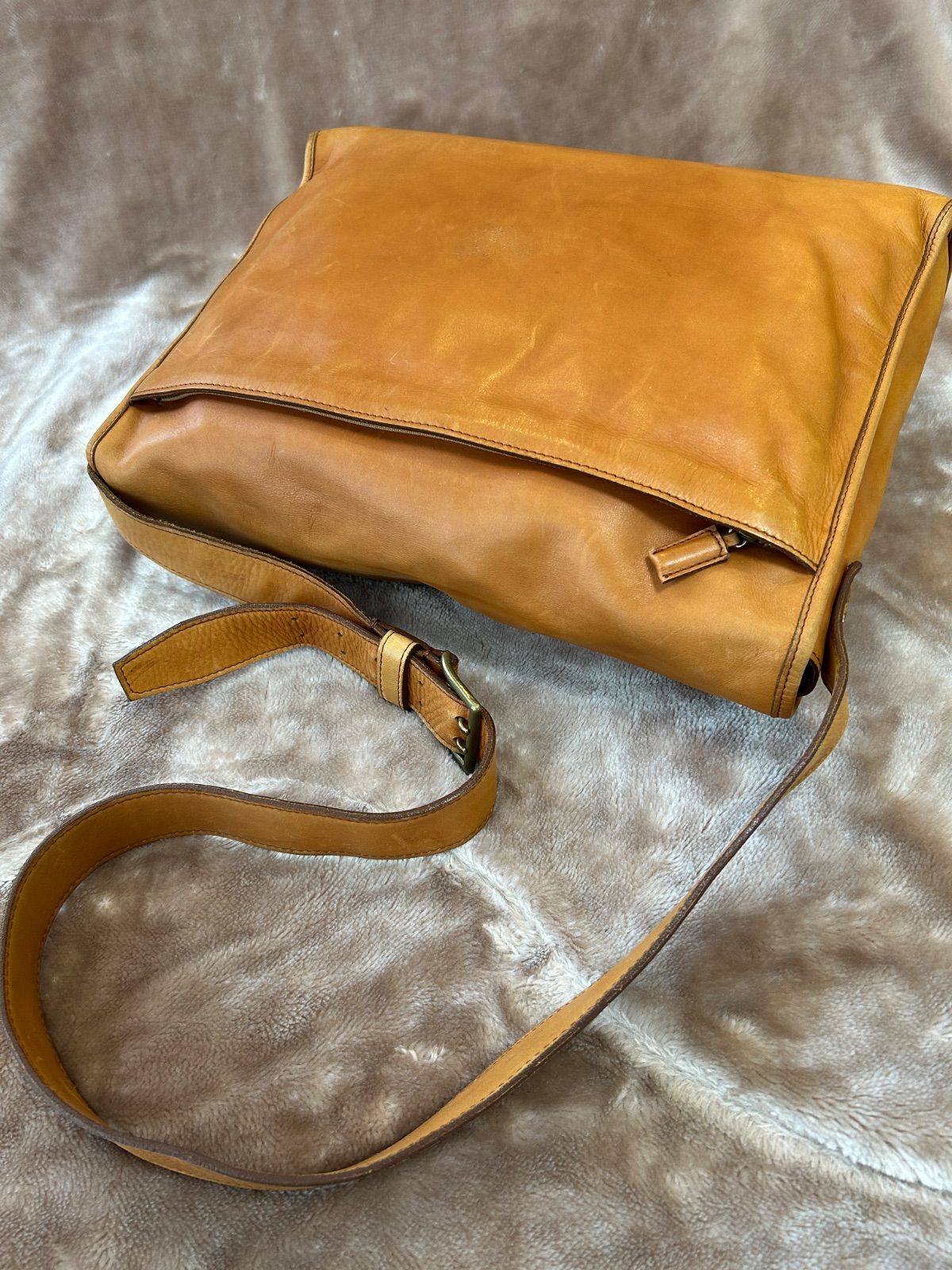 ソメスサドルSOMES SADDLEワンショルダーバッグワンショルダーバック クロスボディバッグ クロスボディバック 襷掛けバッグたすき掛けバッグ斜め掛けバッグ肩掛けバッグ鞄カバンかばんブラウン茶色キャメル本革レザー牛革冊子日本製国内製メイドインジャパン国産 SOMES ショルダーバッグ クロスボディ ショルダー（ブラック）IL-47