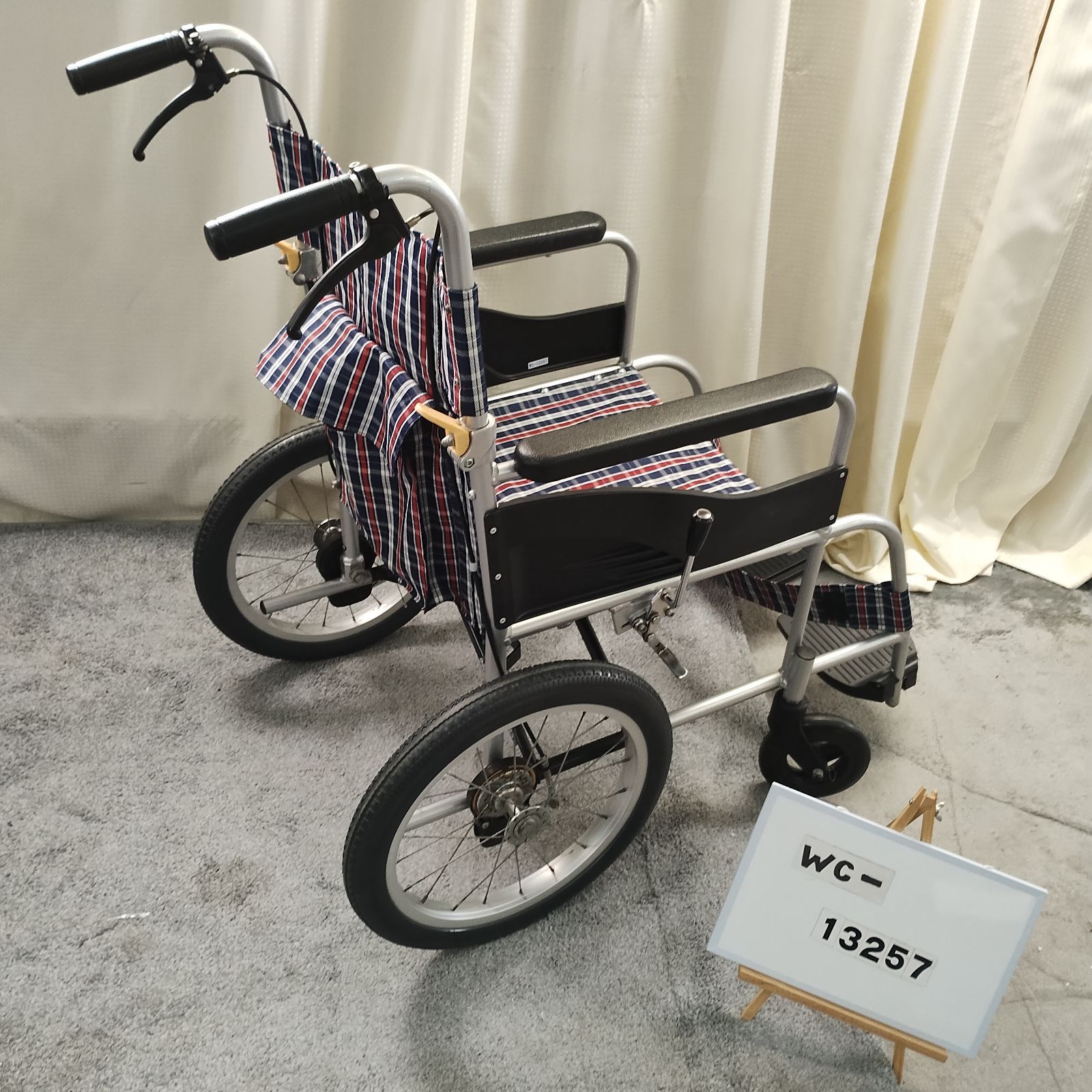 WC-13257) 日進医療器 NEO-2 ノーパンクタイヤ NISSIN nissin ニッシン
