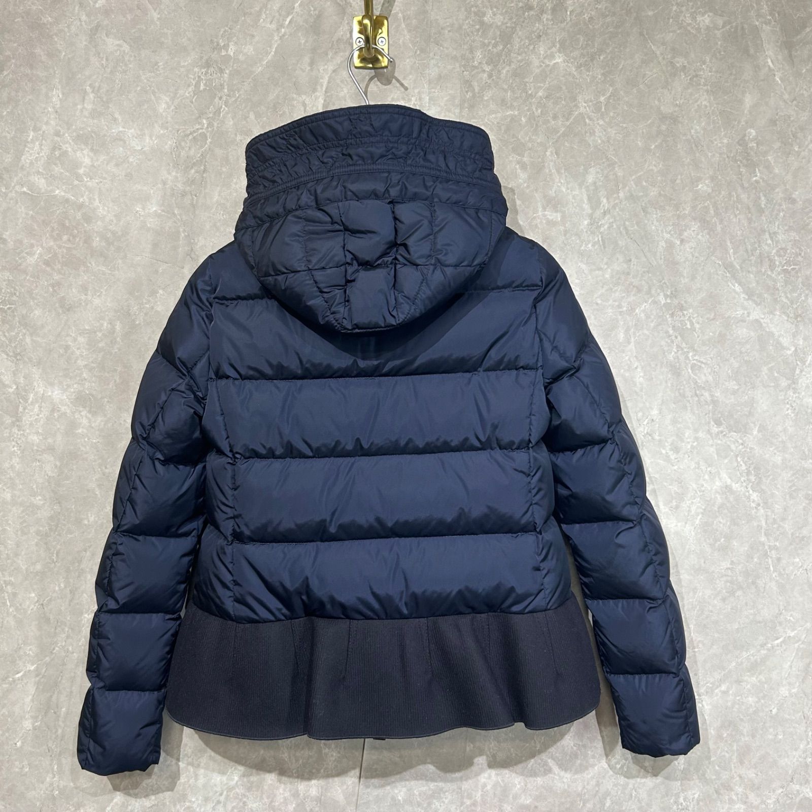 美品】 MONCLER モンクレール ダウンジャケットペプラム NESEA