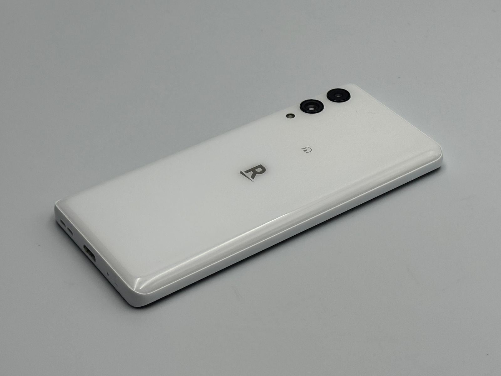 中古A】Rakuten Hand 5G P780 ホワイト 128GB SIMフリー - メルカリ
