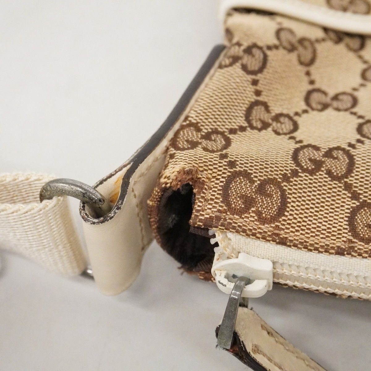 【6dc3464-k】グッチ ショルダーバッグ GGキャンバス 145857 キャンバス ベージュ シルバー金具【中古】レディース GUCCI - 【6dc3464-k】グッチ ショルダーバッグ GGキャンバス 145857