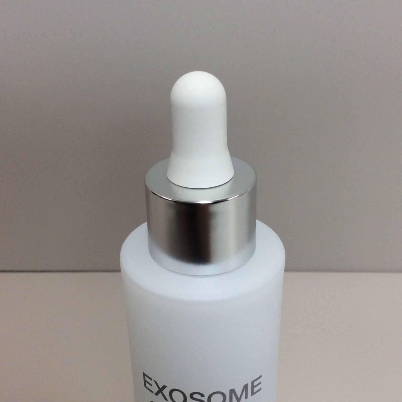 d366【新品・未使用品】EXOSOME SCIENCE ホワイト モイストエッセンス