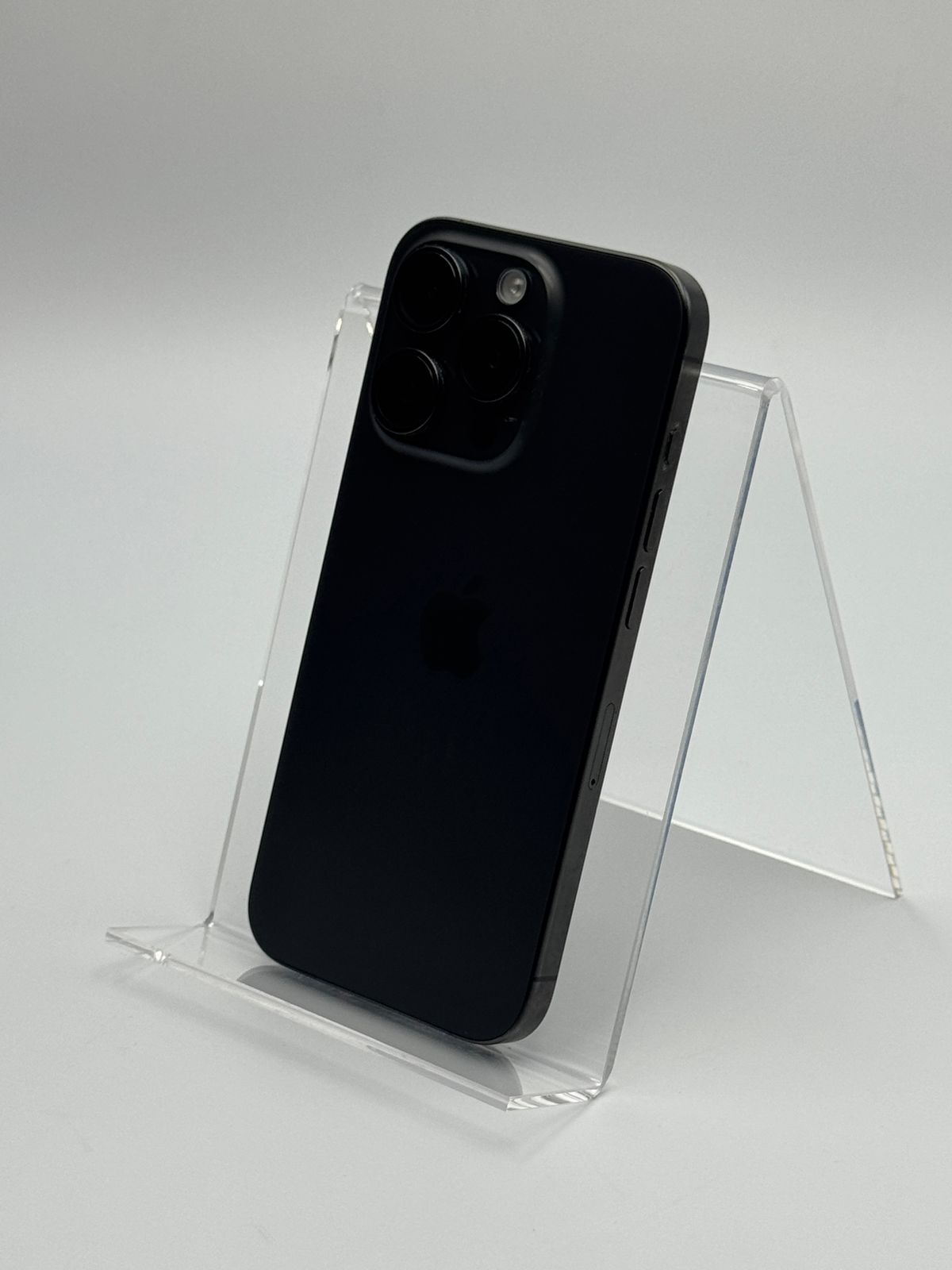 Apple iPhone 15Pro ブラック 本体　中古　バッテリー残量86 ムスビー｜【バッテリー86%】iPhone 15Pro 128GB ブラックチタニウム