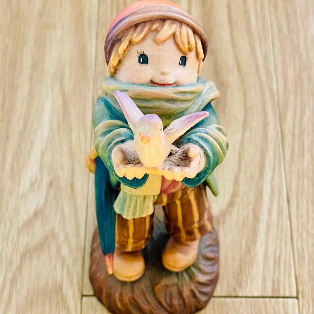 アンリ 木彫り人形 Boy with Dove & Umbrella アンリ 木彫り人形 Boy with Dove & Umbrella