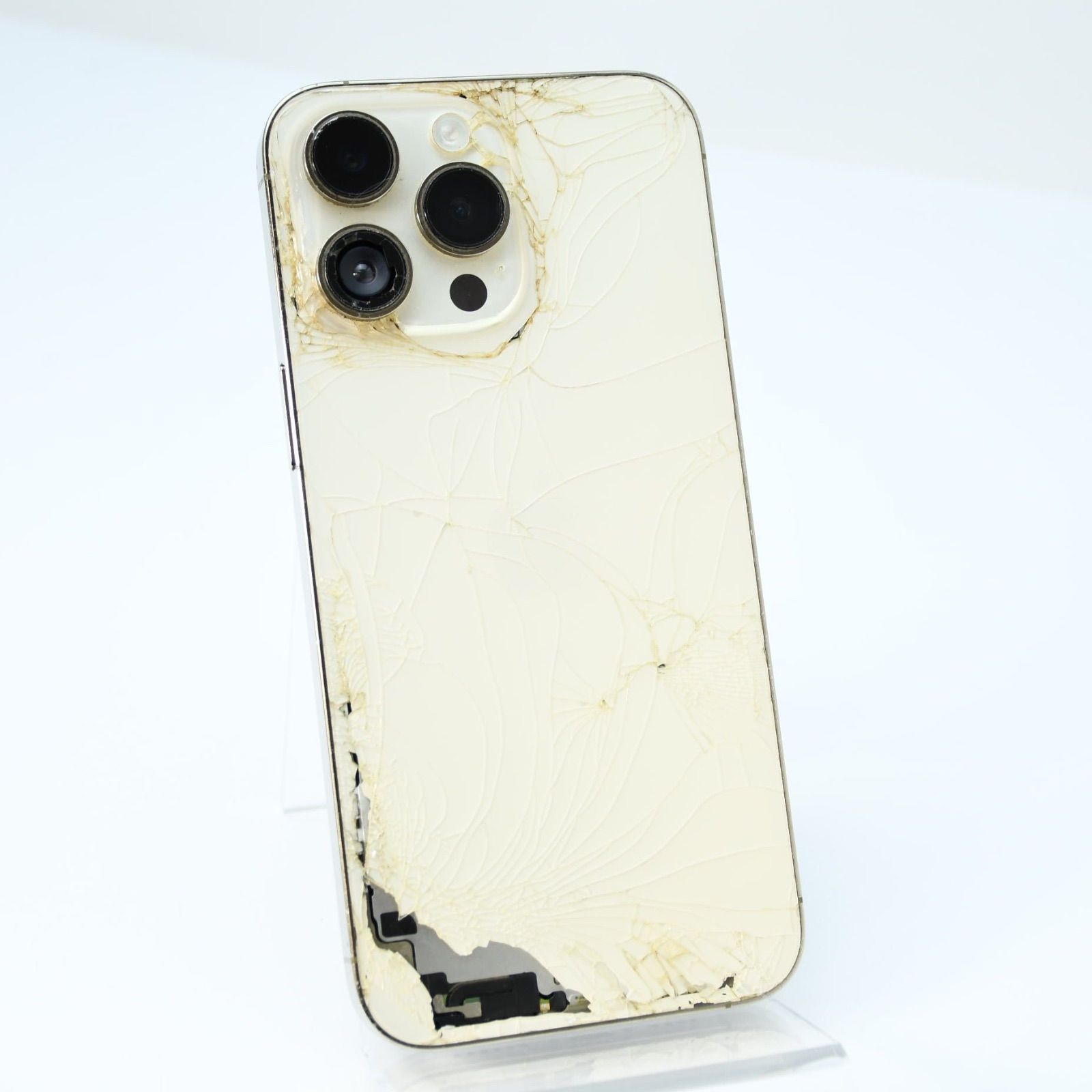iPhone 14 Pro ホワイト 背面ひび割れあり sim フリー iPhone 14 Proの背面割れ修理｜MOMOテラス伏見桃山店