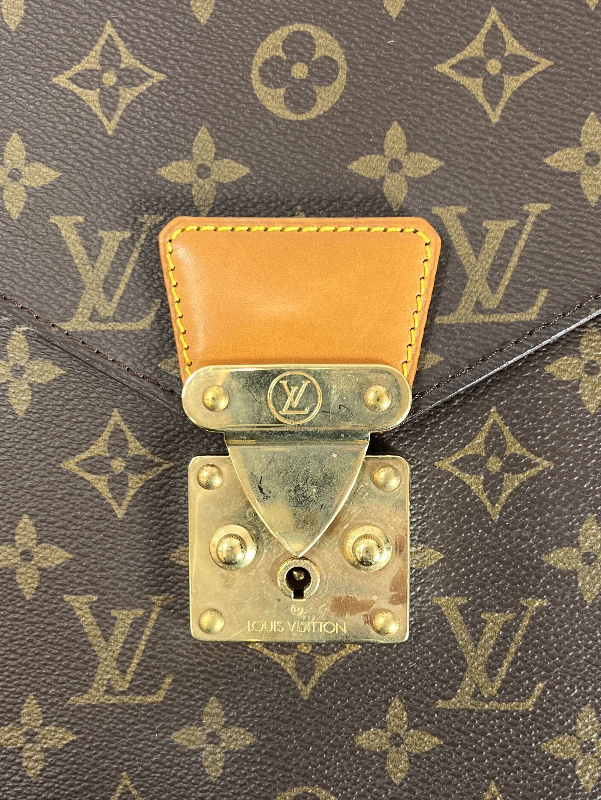 LOUIS VUITTON ルイヴィトン モノグラム ポルトドキュマン