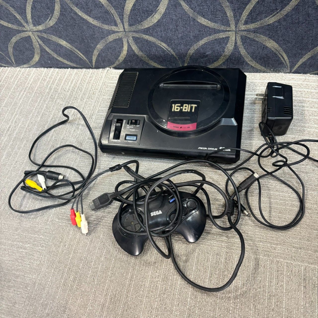 SEGA セガ メガドライブ HAA-2510 16-BIT コントローラー1個 コード有 