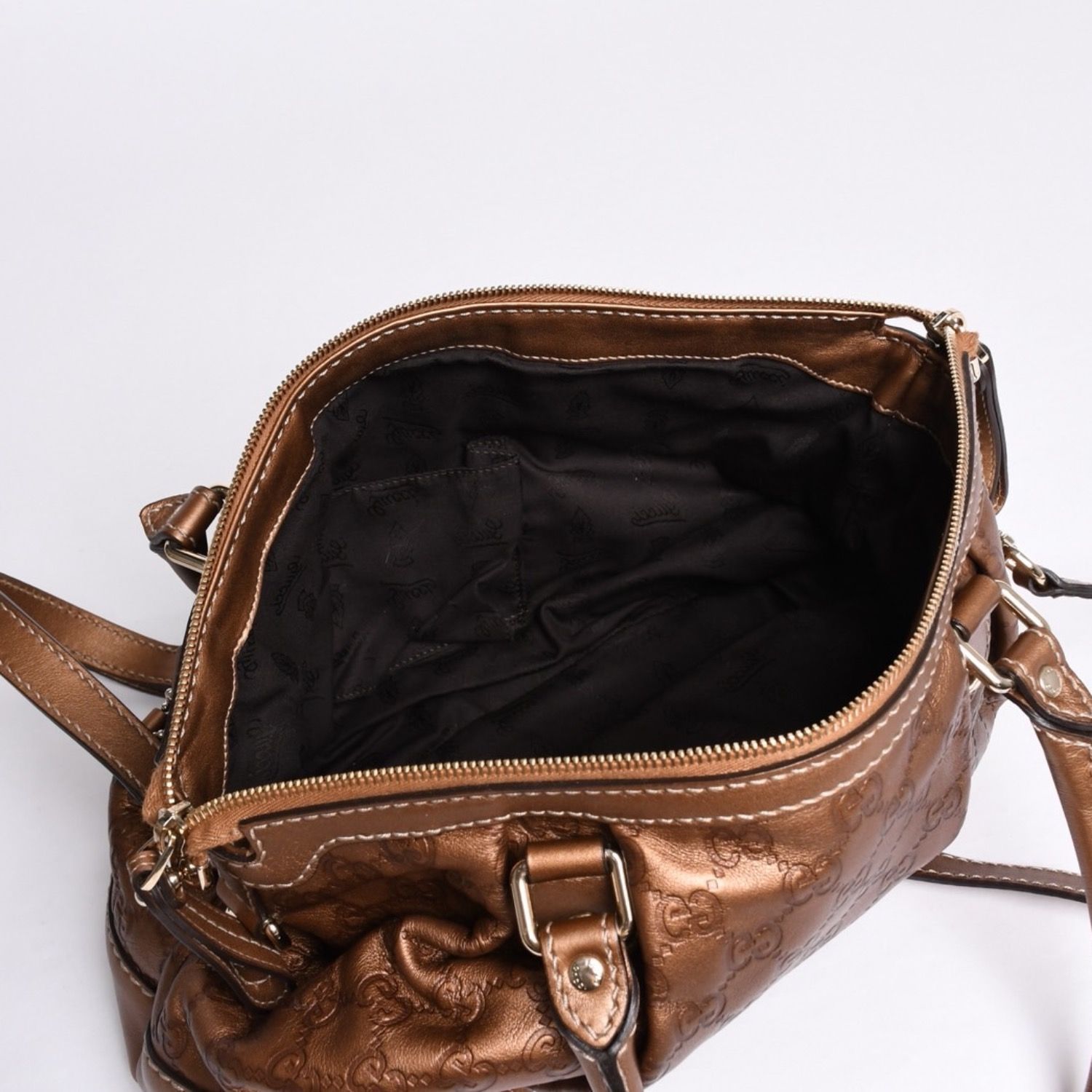 グッチ 247902 ショルダーバッグ ブラウン  GUCCI スーキー グッチシマ グッチ 247902 ショルダーバッグ ブラウン GUCCI スーキー グッチシマ