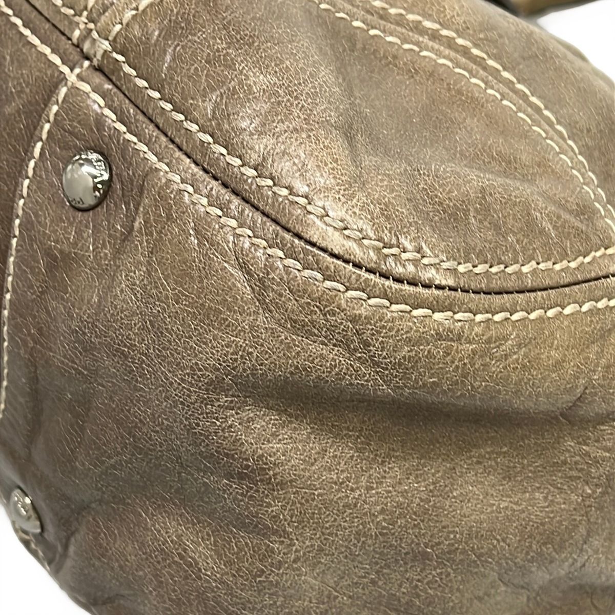 PRADA(プラダ) ショルダーバッグ - BR4660 カーキ 革タグ レザー PRADA(プラダ) ショルダーバッグ - BR4660 カーキ 革タグ レザー