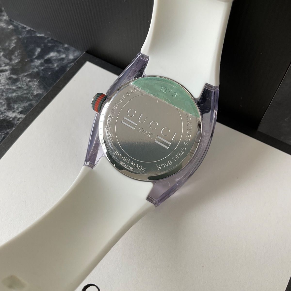 美品✨　グッチ　137.3 シンク 時計　ホワイト　シェリーライン　保存箱 中古】グッチ クォーツ GUCCI 腕時計 シンク YA137302 SS 白 シェリー