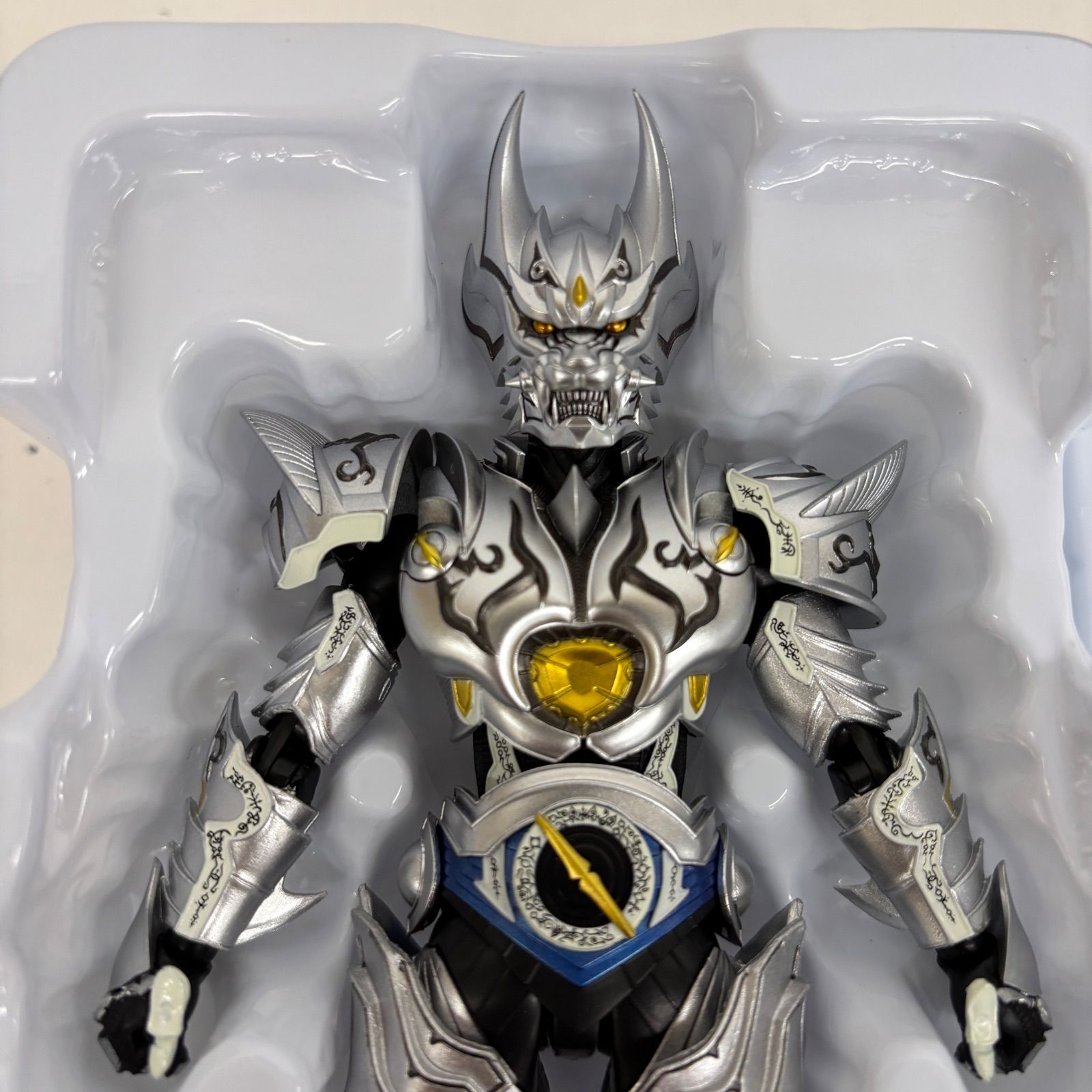 S.H.Figuarts 真骨彫製法 銀牙騎士 ゼロ LF4B55 f098 - メルカリ