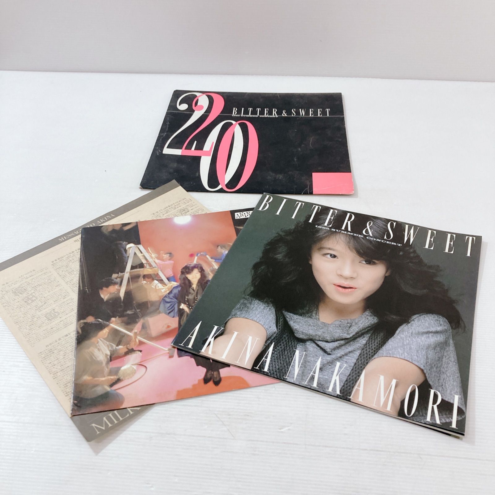 中森明菜 映像 写真展 パンフレット　ハンカチ　ステッカー 中森明菜 映像・写真展 「AKINA VISUAL FAIR」パンフレット - メルカリ