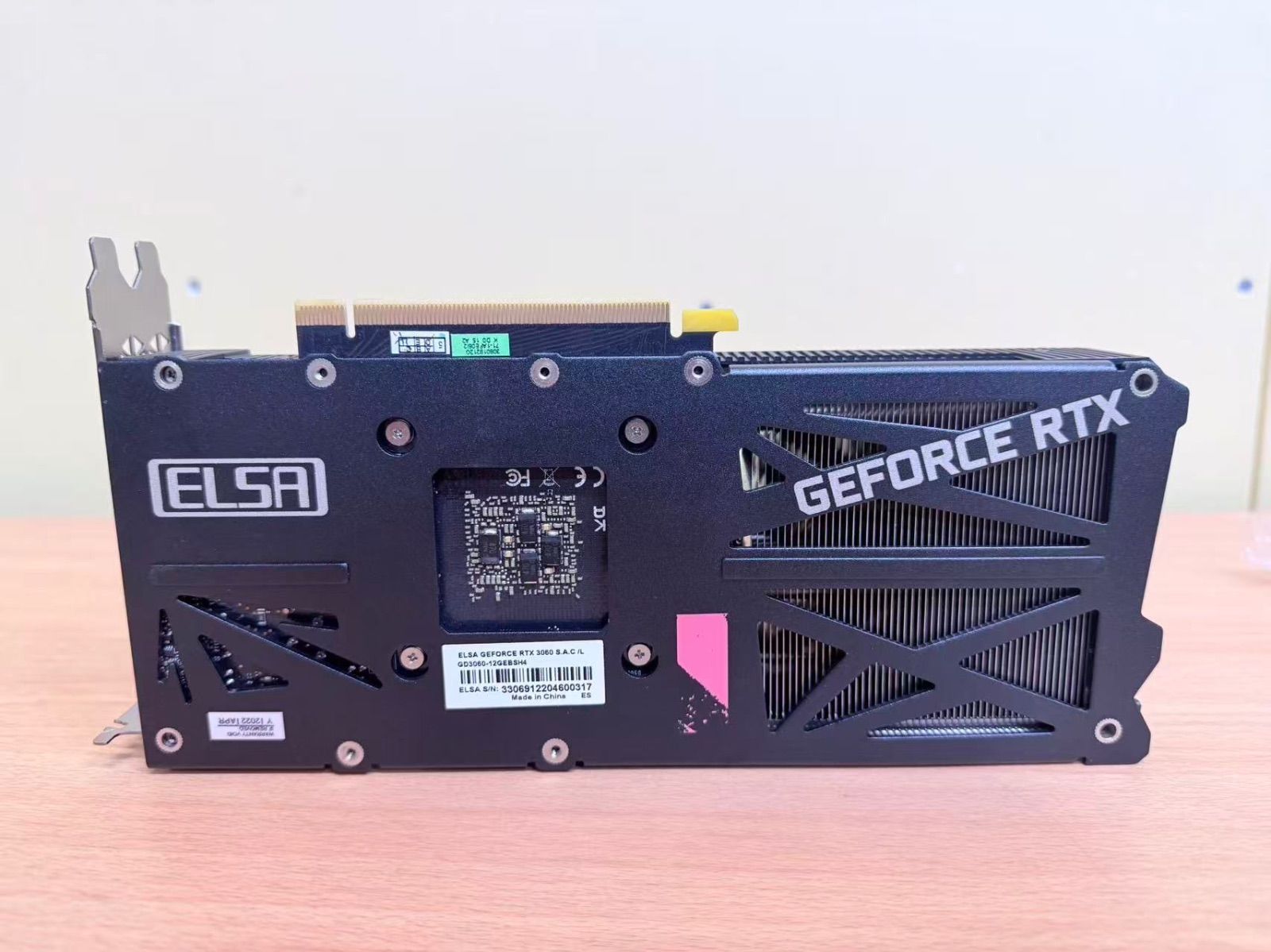 ELSA GeForce RTX 3060 12GB グラフィックボード ELSA GeForce RTX 3060 ERAZOR - 株式会社 エルザ ジャパン