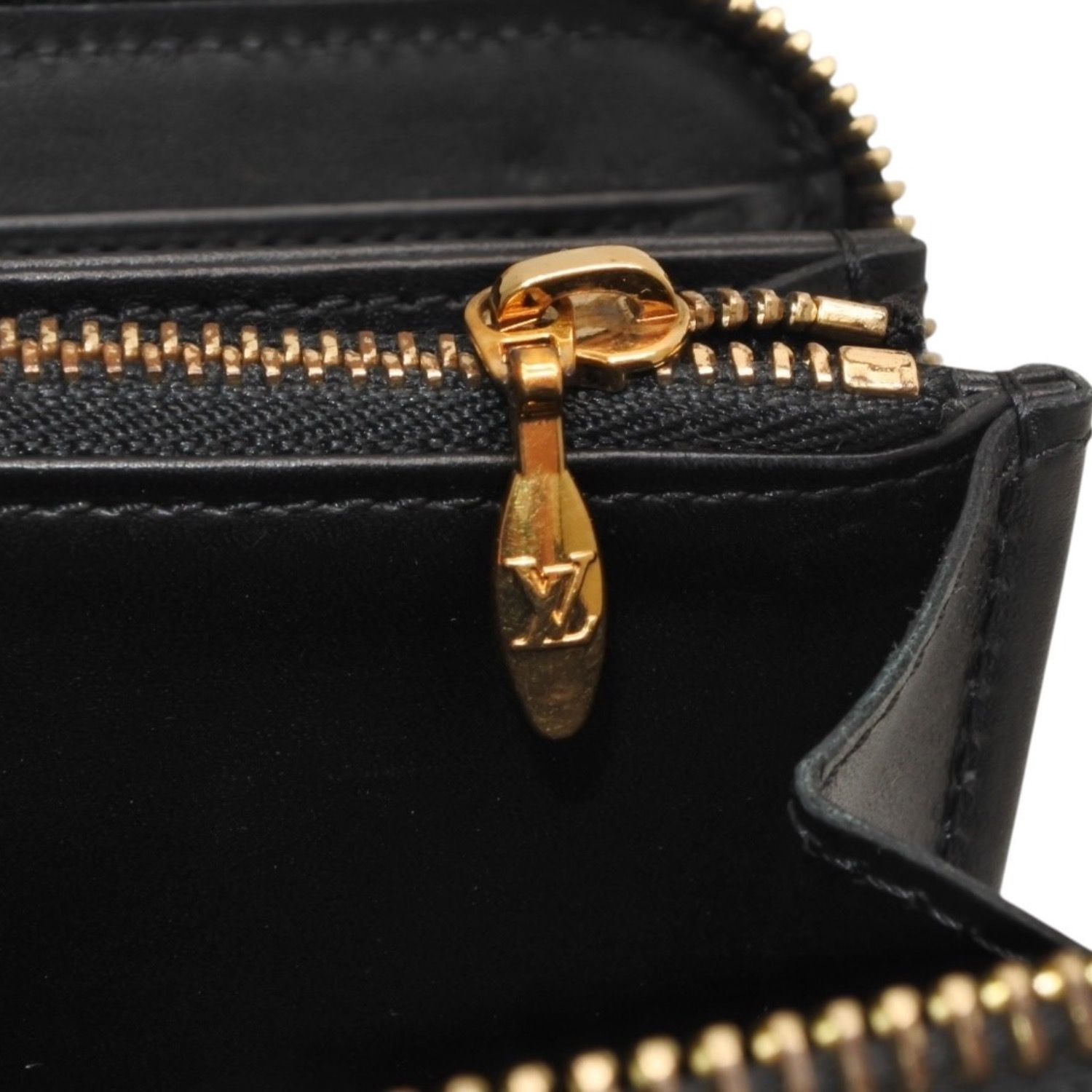 LOUIS VUITTON ルイヴィトン ジッピーウォレット 草間彌生コラボ 長財布 M91573 ドットインフィニティ ゴールド金具 美品 中古 4a000939 LOUIS VUITTON ルイヴィトン ジッピーウォレット 草間彌生コラボ 長