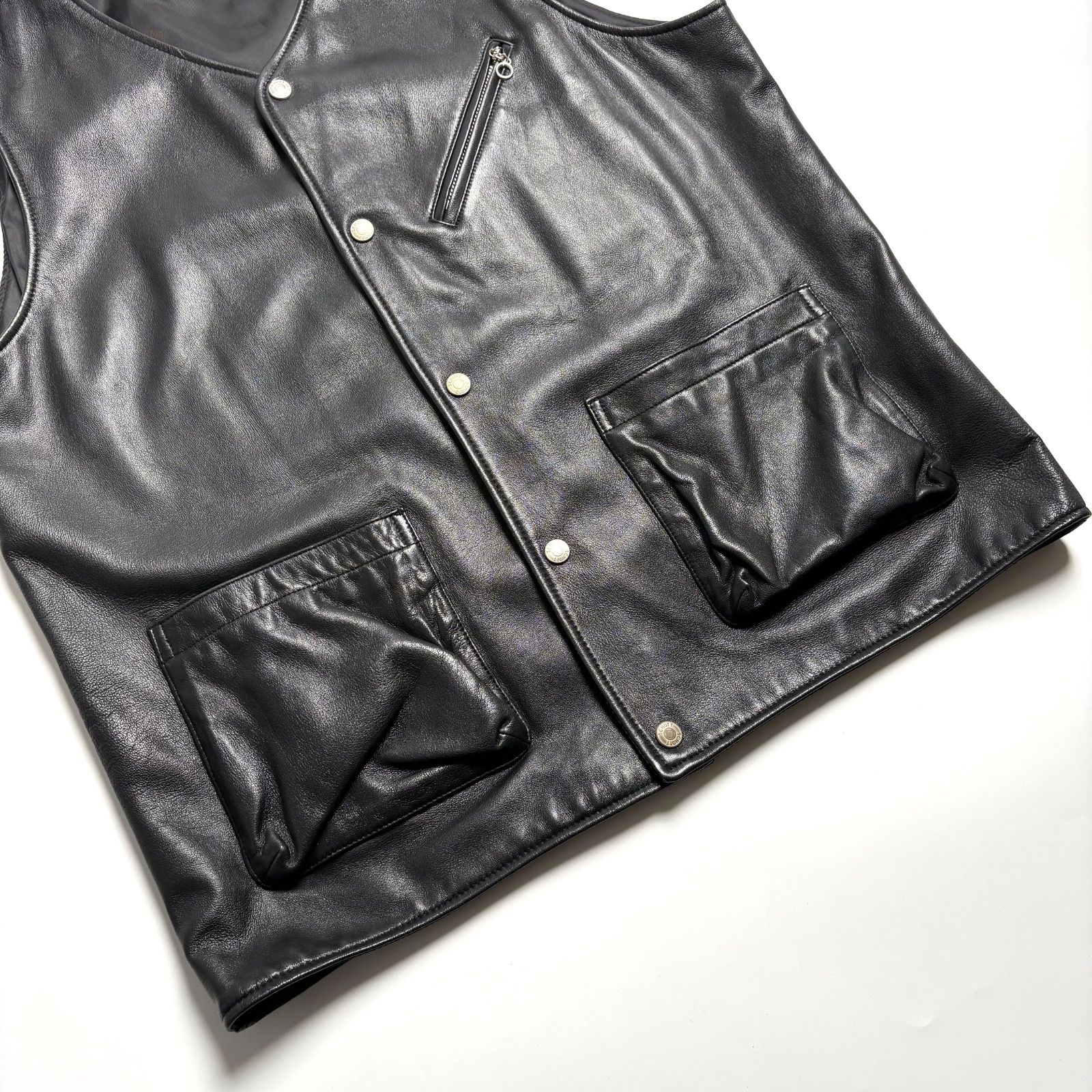 ★最終値下げ★Schott ブラックレザー ベスト サイズS 中古・古着通販】Schott (ショット) レザーベスト ブラック サイズ:S
