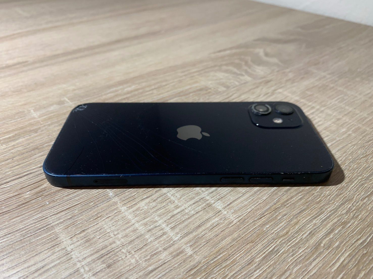 iPhone 12 64GB ブラック ジャンク品 - メルカリ