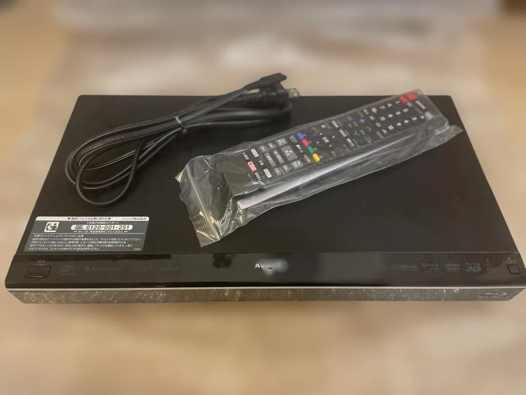 SHARP/AQUOS ブルーレイ BD-W1100 極美品 2番組同時録画 3D対応 1TB