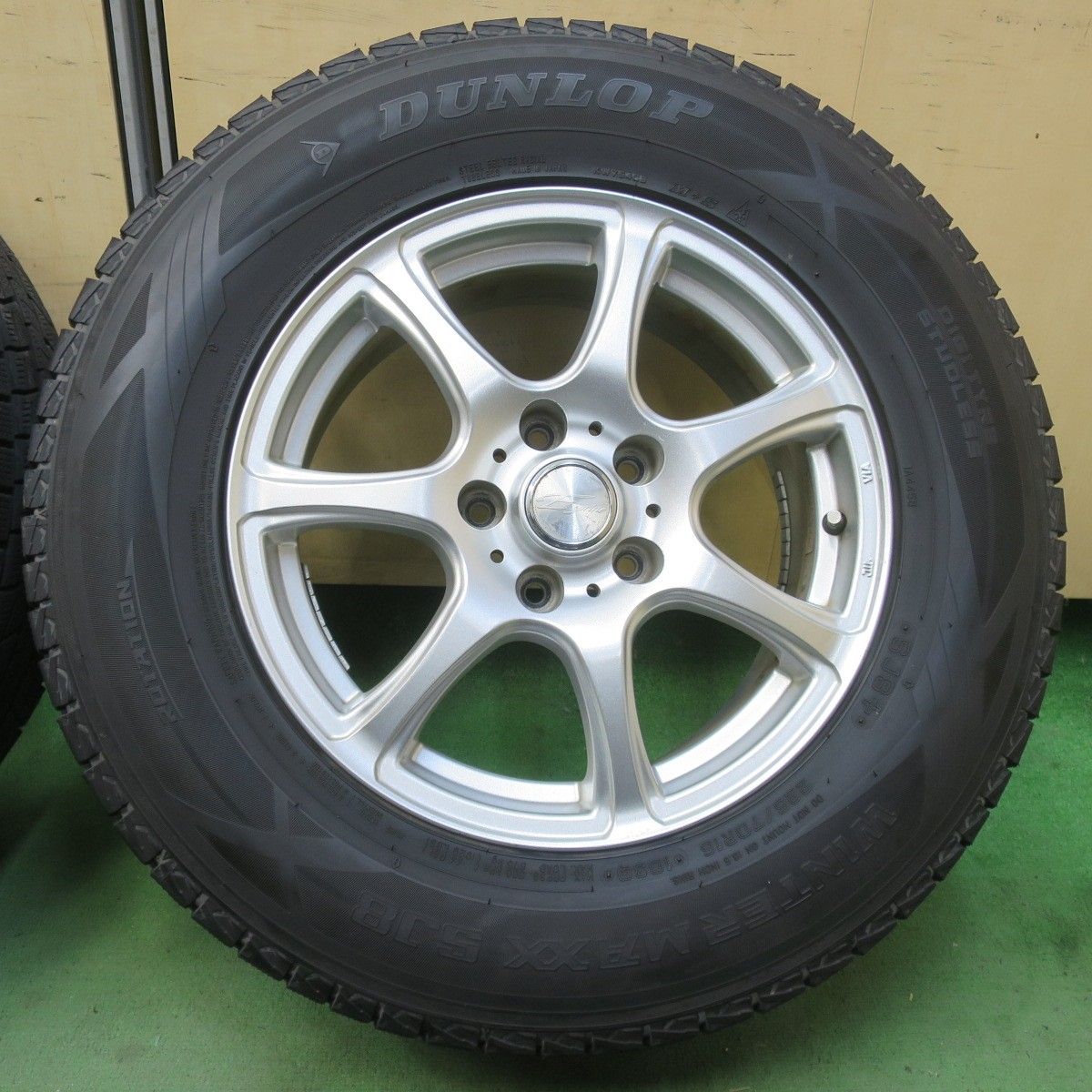 バリ溝　225/45R18 ダンロップ　最上級スタッドレス　ホイールセット バリ溝！22年！9.5分☆スタッドレス 225/70R16 ダンロップ ウインター