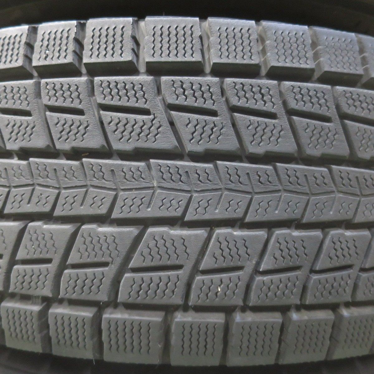 決まりました！　バリ溝　 スタッドレス　ダンロップ バリ溝！22年！9.5分☆スタッドレス 225/70R16 ダンロップ ウインター