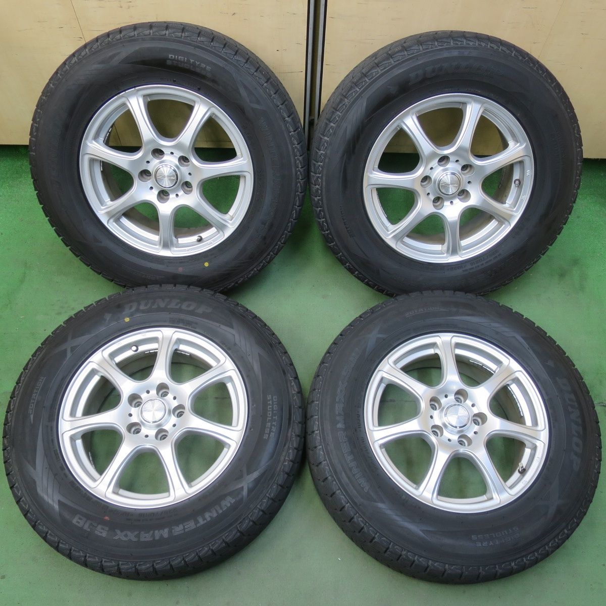 決まりました！　バリ溝　 スタッドレス　ダンロップ バリ溝！22年！9.5分☆スタッドレス 225/70R16 ダンロップ ウインター
